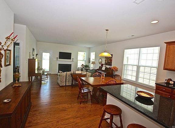 3rd image of 8140 Saddle Crest Dr