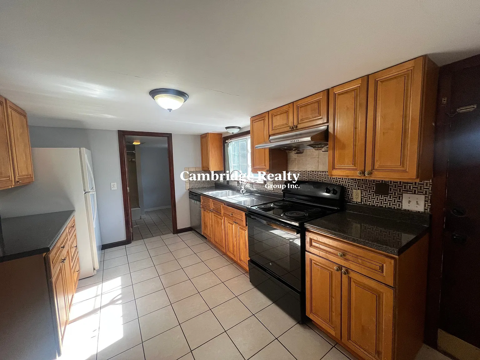 3 bed, 3.0 bath, 2000 sqft, $3,000 — Photo 2
