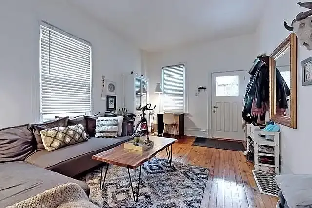 2 bed, 1.0 bath, 885 sqft, $3,600 — Photo 1