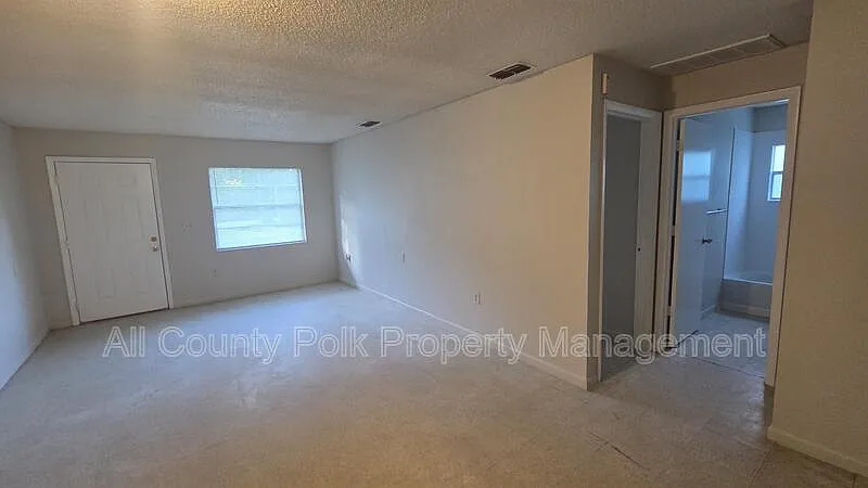 2 bed, 1.0 bath, 850 sqft, $925 — Photo 4