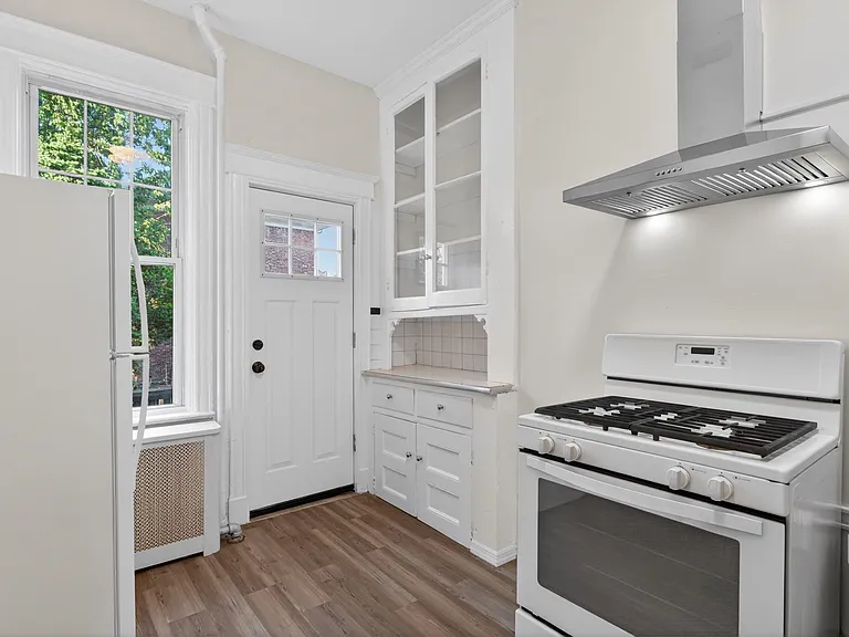 42 Duer Pl #1 — Photo 8
