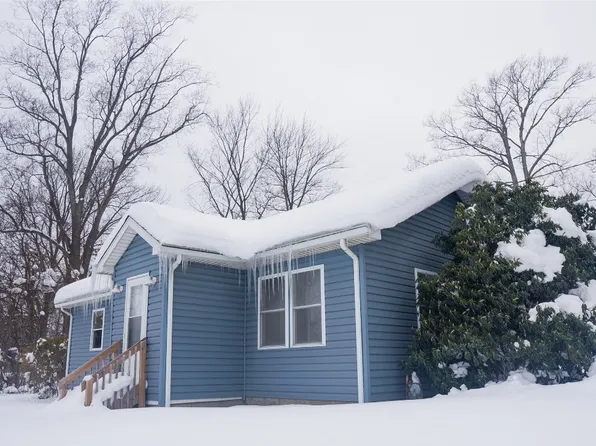 7070 Meridian Dr, Erie, PA 16509