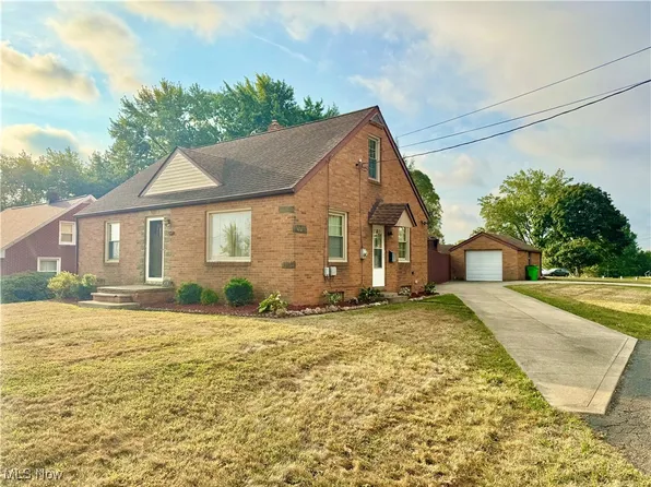 4560 7th St NW, Canton, OH 44708