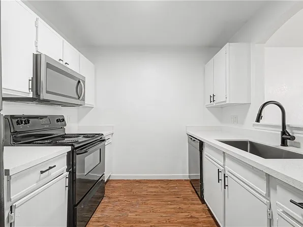 3300 SW Victoria Pl APT 2, Bentonville, AR 72712