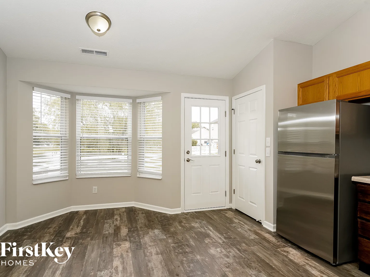 3 bed, 2.0 bath, 1442 sqft, $2,285 — Photo 4