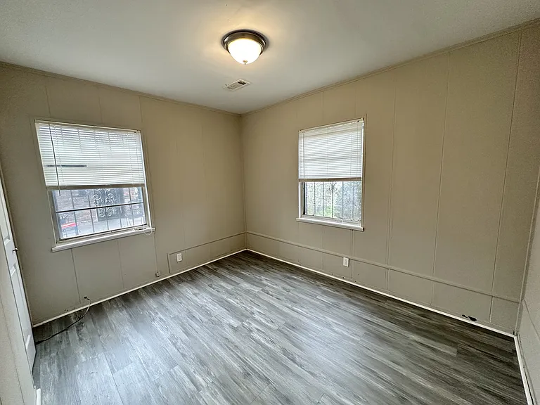 249 Gloria Rd SW — Photo 5