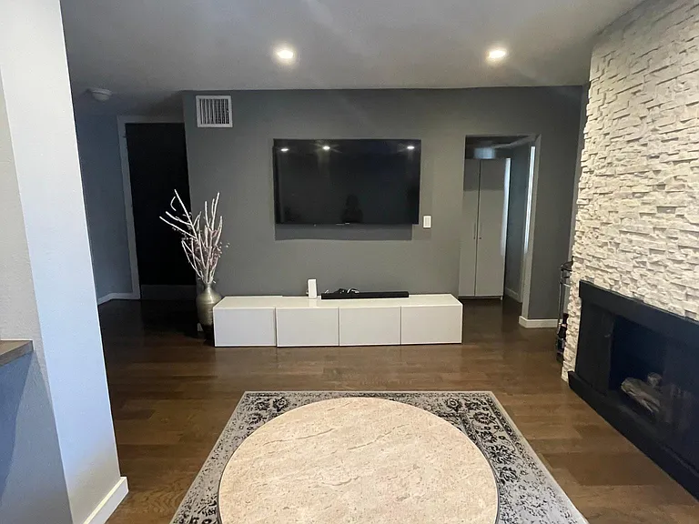141 S Clark Dr #412 — Photo 6