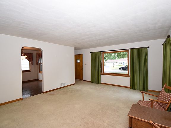 4th image of 203 N Martin Ave
