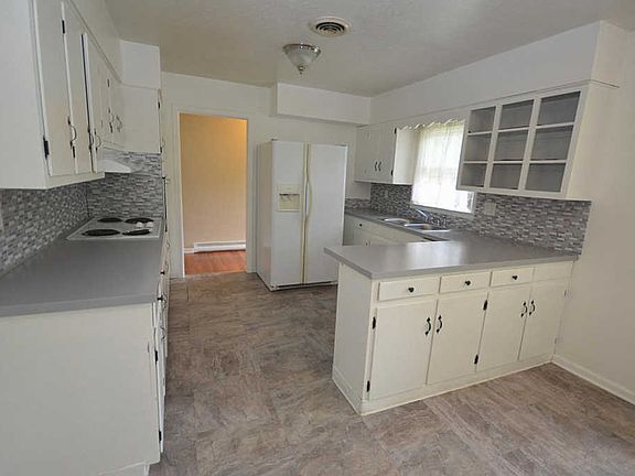 4th image of 2207 Greenwood Dr