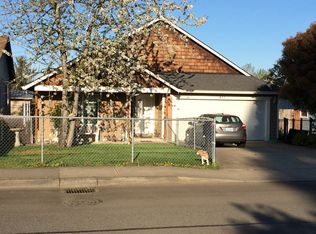 439 N Broadway St, Estacada, OR