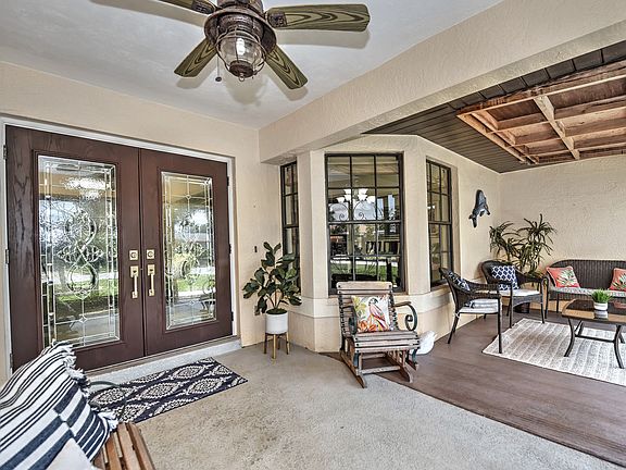 04-Front Porch_12142022