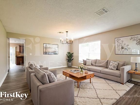 3rd image of 207 Willowbay Ridge St