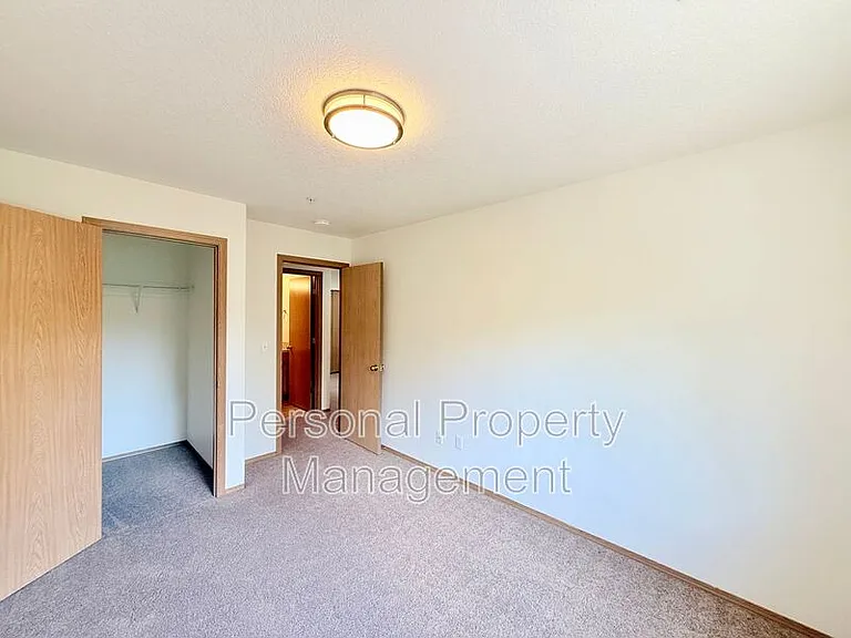 855 NW Ivy St — Photo 14