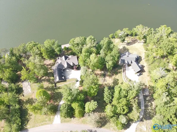 161 Monte Sano Dr, Scottsboro, AL 35769