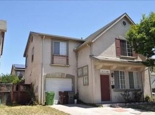 952 Village Cir, Oakland, CA 94607