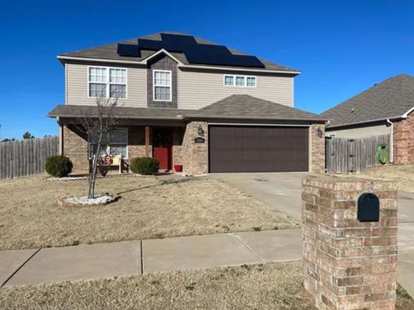 2606 Whispering Woods Ct