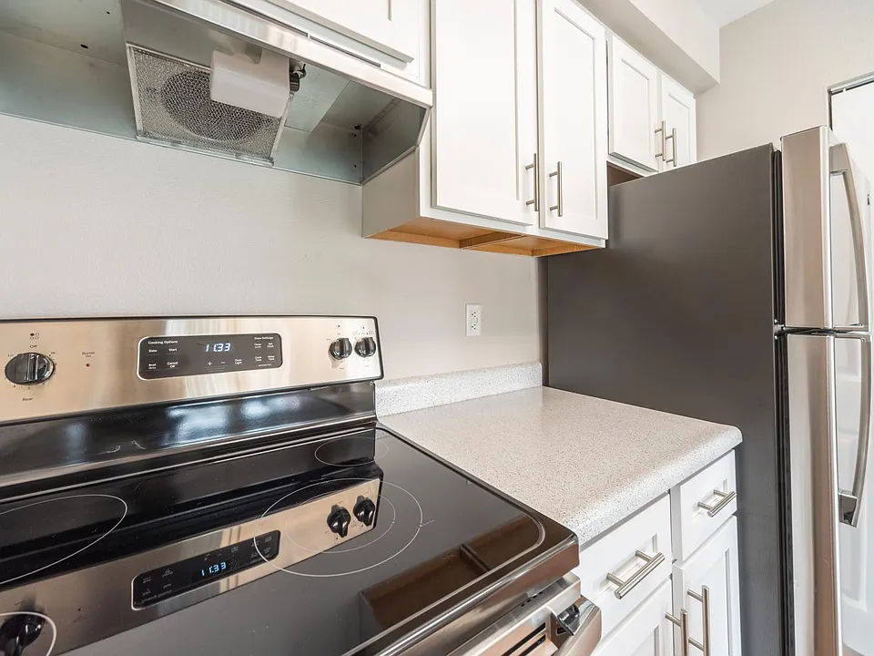Capitol Steps Apartments & Furnished Suites