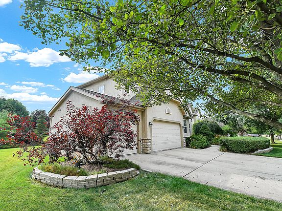 2nd image of 3274 Walkerview Dr