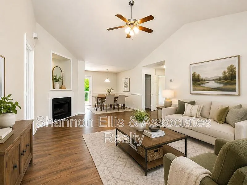4 bed, 2.0 bath, 1320 sqft, $2,250 — Photo 3
