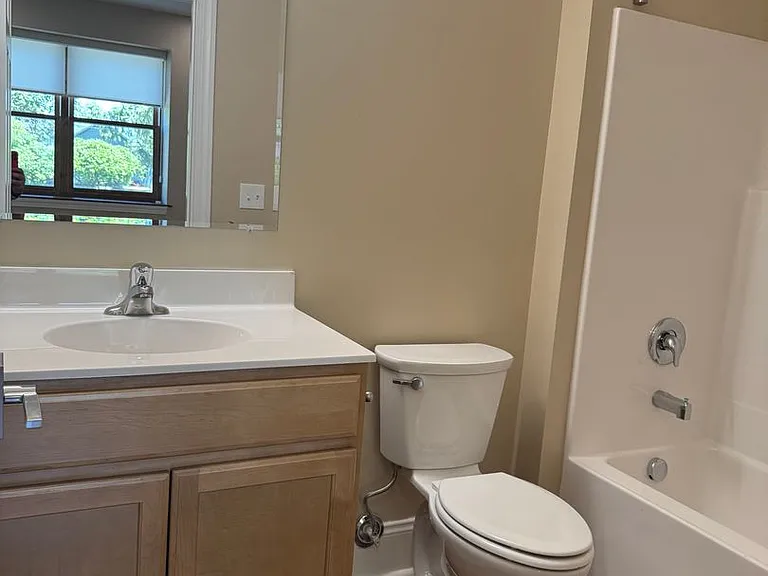 330 Linden Ave — Photo 37