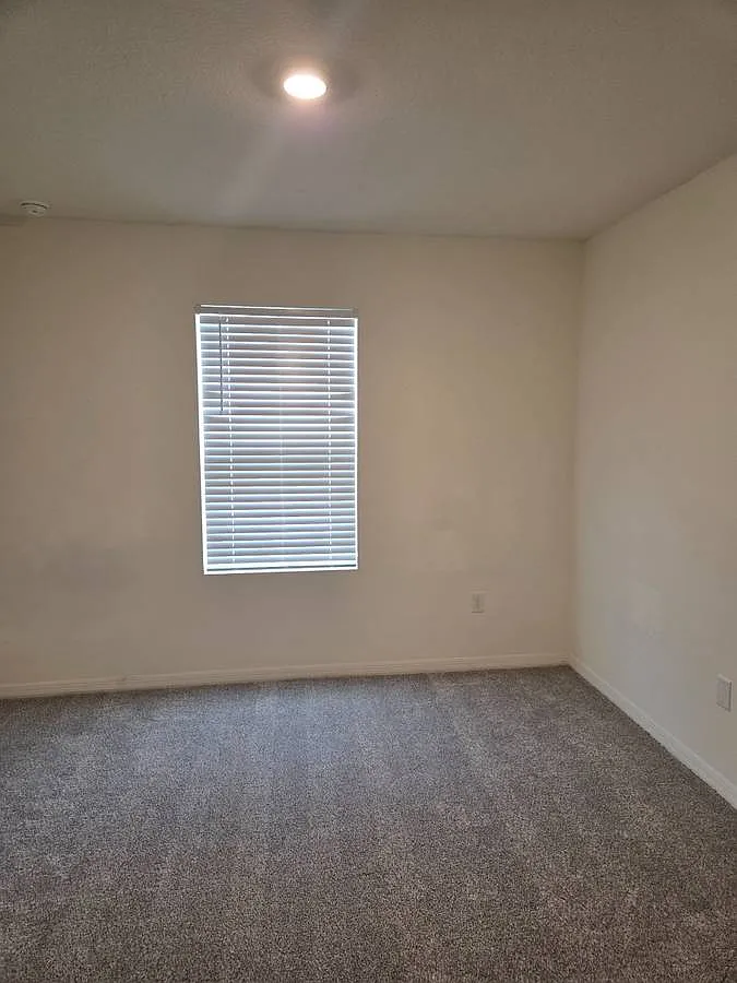 4 bed, 1828 sqft, $2,200 — Photo 3
