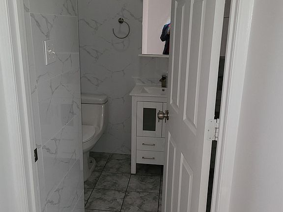 3rd image of 729 E 211th St APT 2