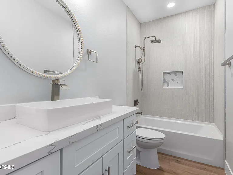 13711 W Tara Ln — Photo 6