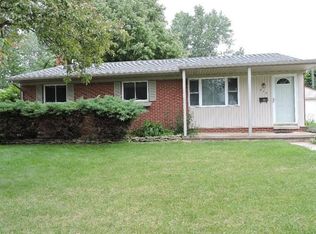 275 Tower Dr, Saline, MI 48176
