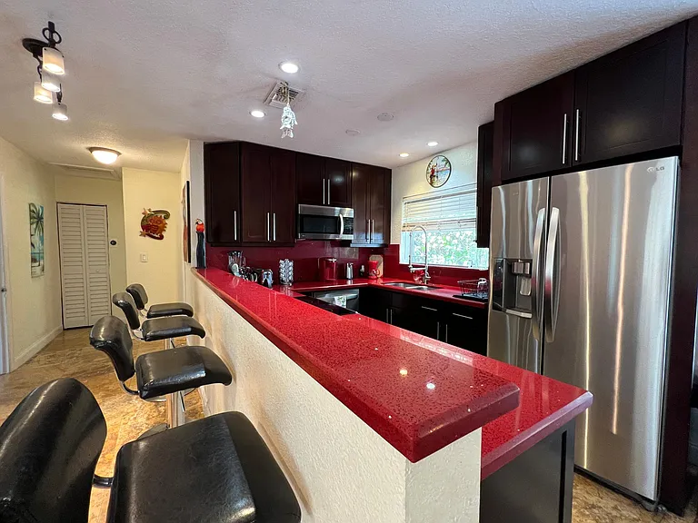 1008 NE 16th Pl — Photo 8