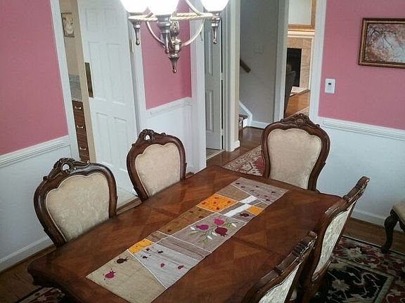 2nd image of 437 Westover Mews
