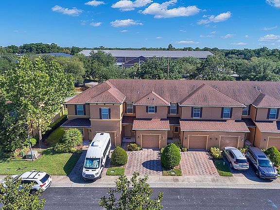 2nd image of 3150 Retreat View Cir