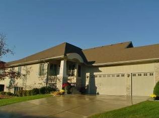 17529 Hackberry Ct, Eden Prairie, MN 55347