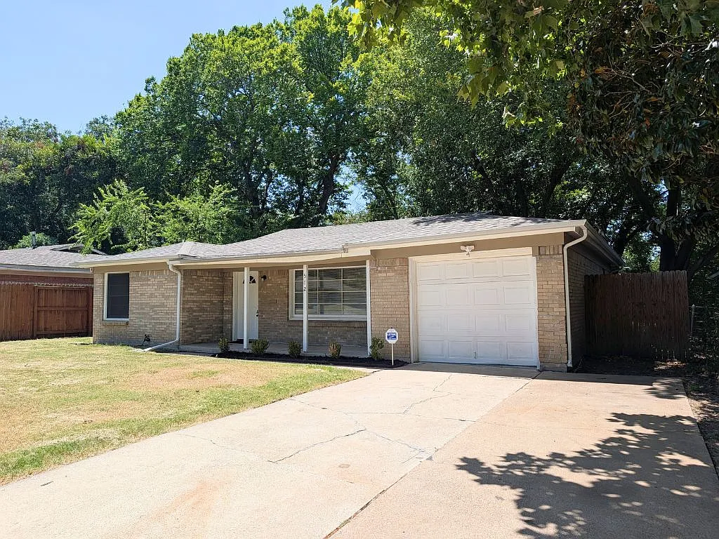 512 S Judd St. White Settlement, TX 76108 — Photo 2