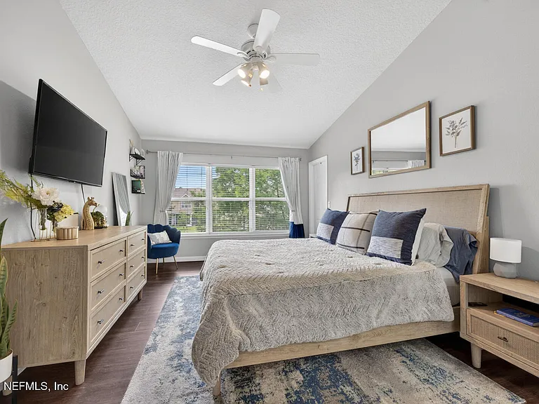 4166 Highwood Dr — Photo 21