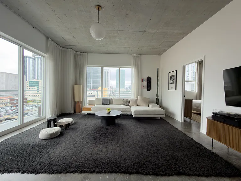 206 NE 2nd St #1213 — Photo 17