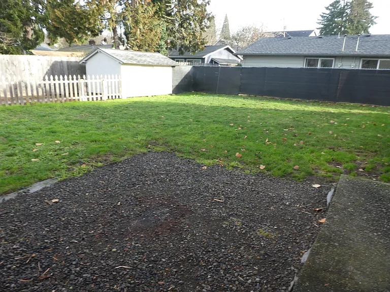 2333 SE Tacoma St — Photo 38