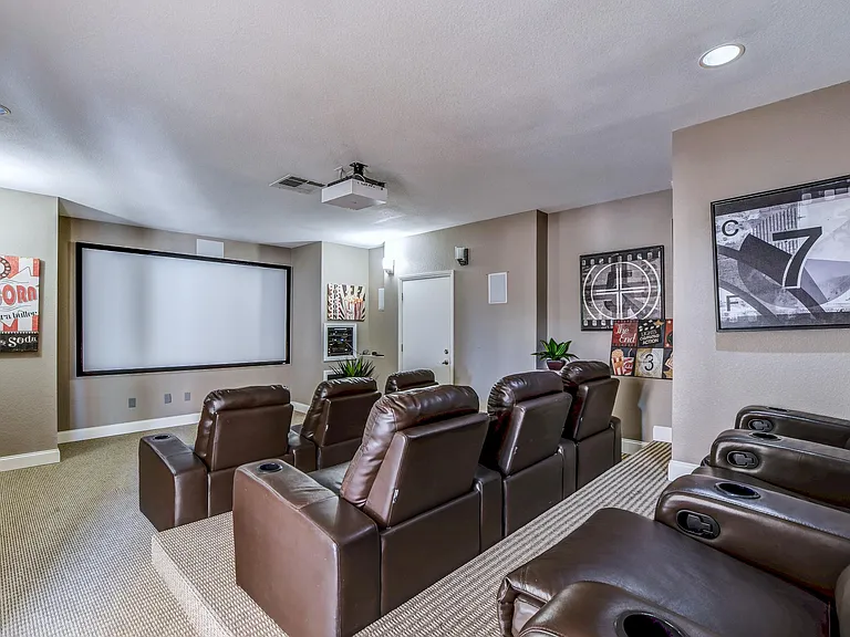 Ladera Apartments — Photo 15