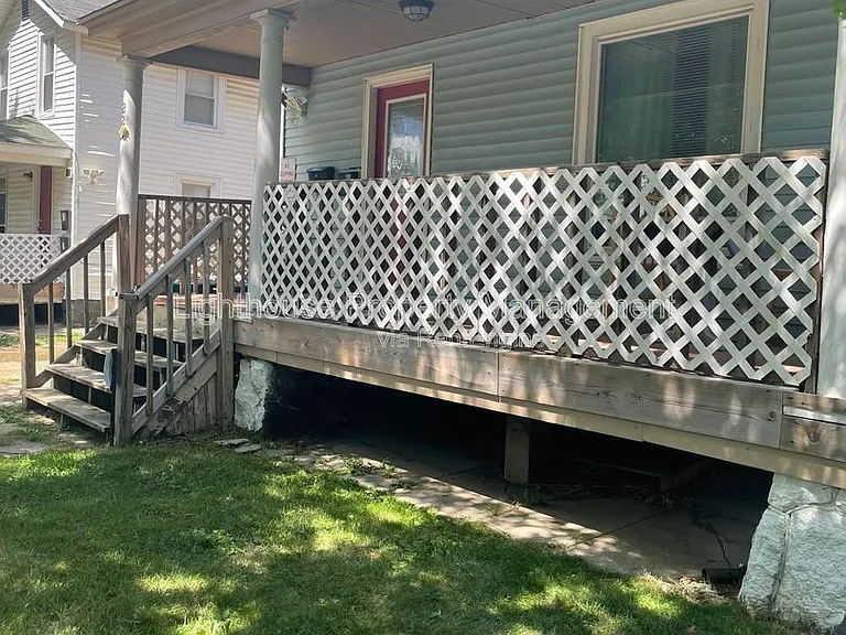 223 E North St #2 — Photo 2