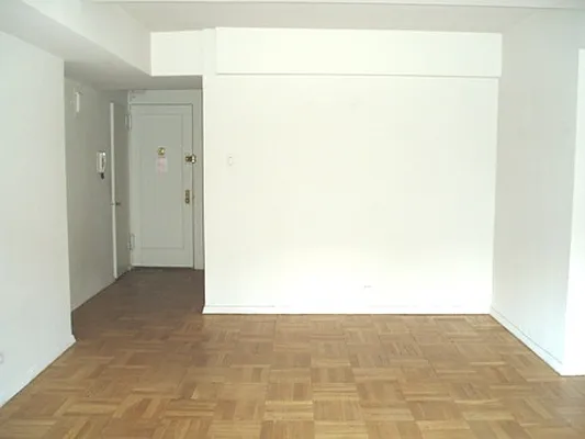 Rented by City Connections Realty | media 4