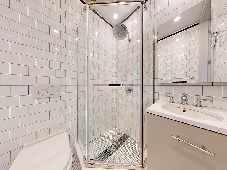 21 Avenue B #601 — Photo 11