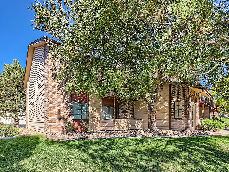 691 Canyon Dr — Photo 3