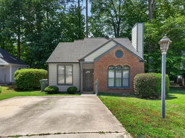 105 Ellsworth Pl, Cary, NC 27511
