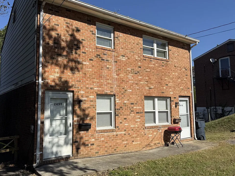 2457 Berkley Ave SW