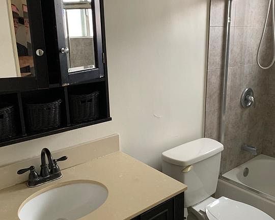 3rd image of 1522 Dixon St APT 15