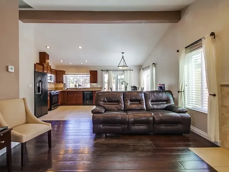 1569 Spring Creek Ln — Photo 5