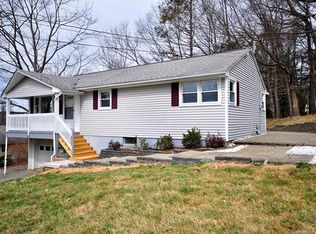 11 Cedar Rd, Winsted, CT 06098