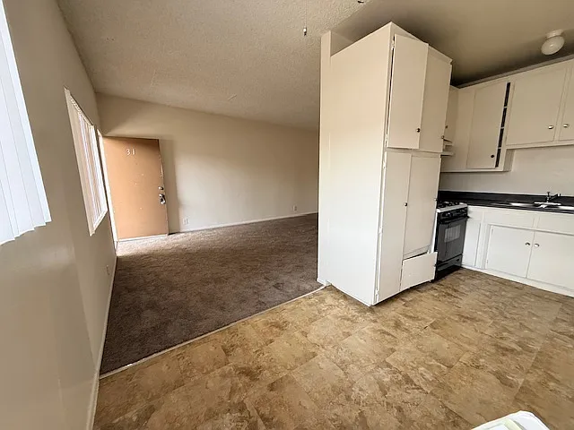 1435 Laurel Ave — Photo 10