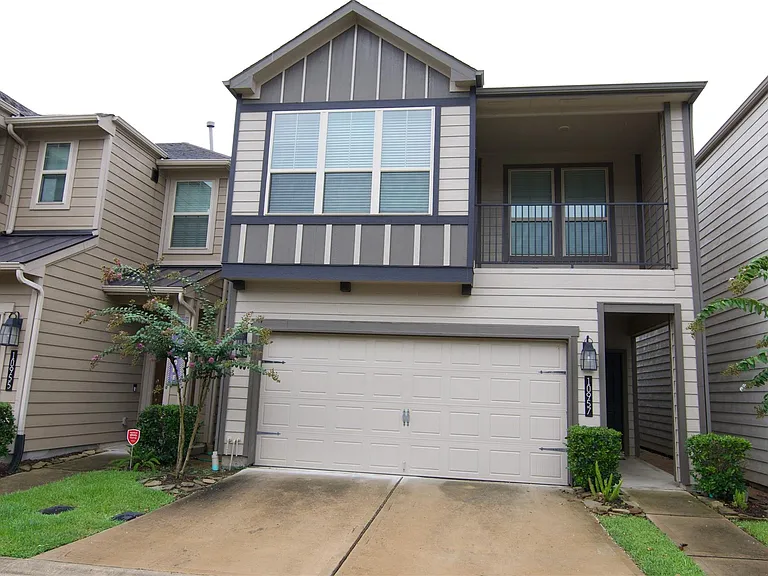 10957 Cannes Memorial Dr — Photo 1
