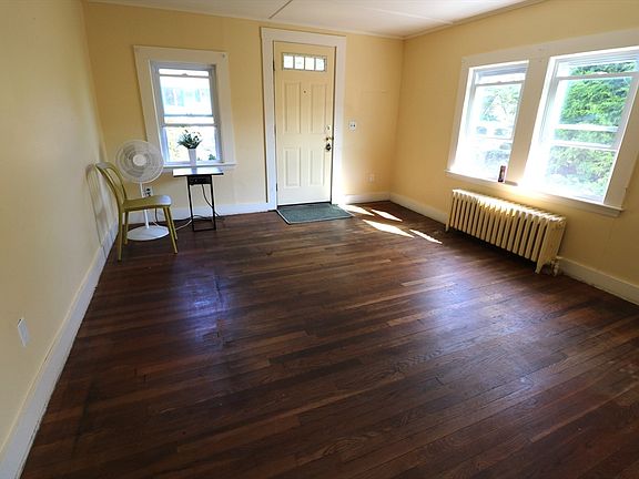 3rd image of 37 Pigeon Hill St