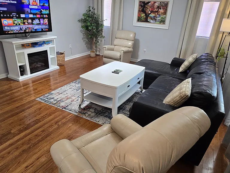main living room w/ lazy boy recliners